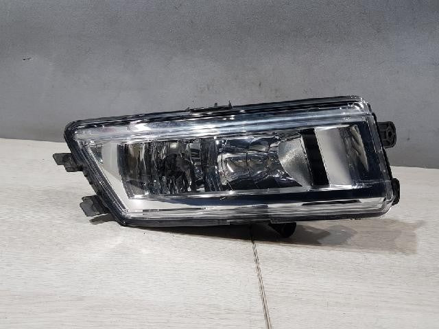 2015 Volkswagen The New Passat TSI Right Fog Light