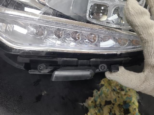 2016 KIA K900 The New K9 Left Headlight 921013T500