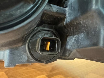 2013 Chevrolet Captiva Right Headlight