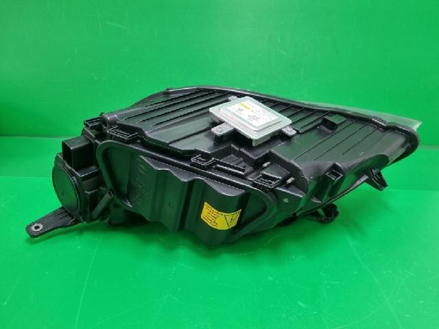 2015 Volvo V40 D2 Right Headlight 31420008