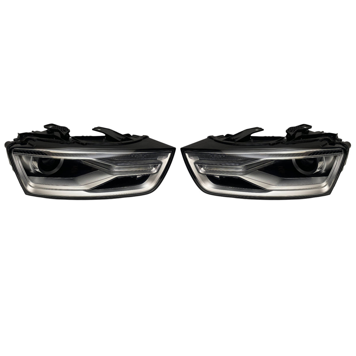 Audi Q3 8U FL Xenon PAIR USED GENUINE 8U0941043C 8U0941044C