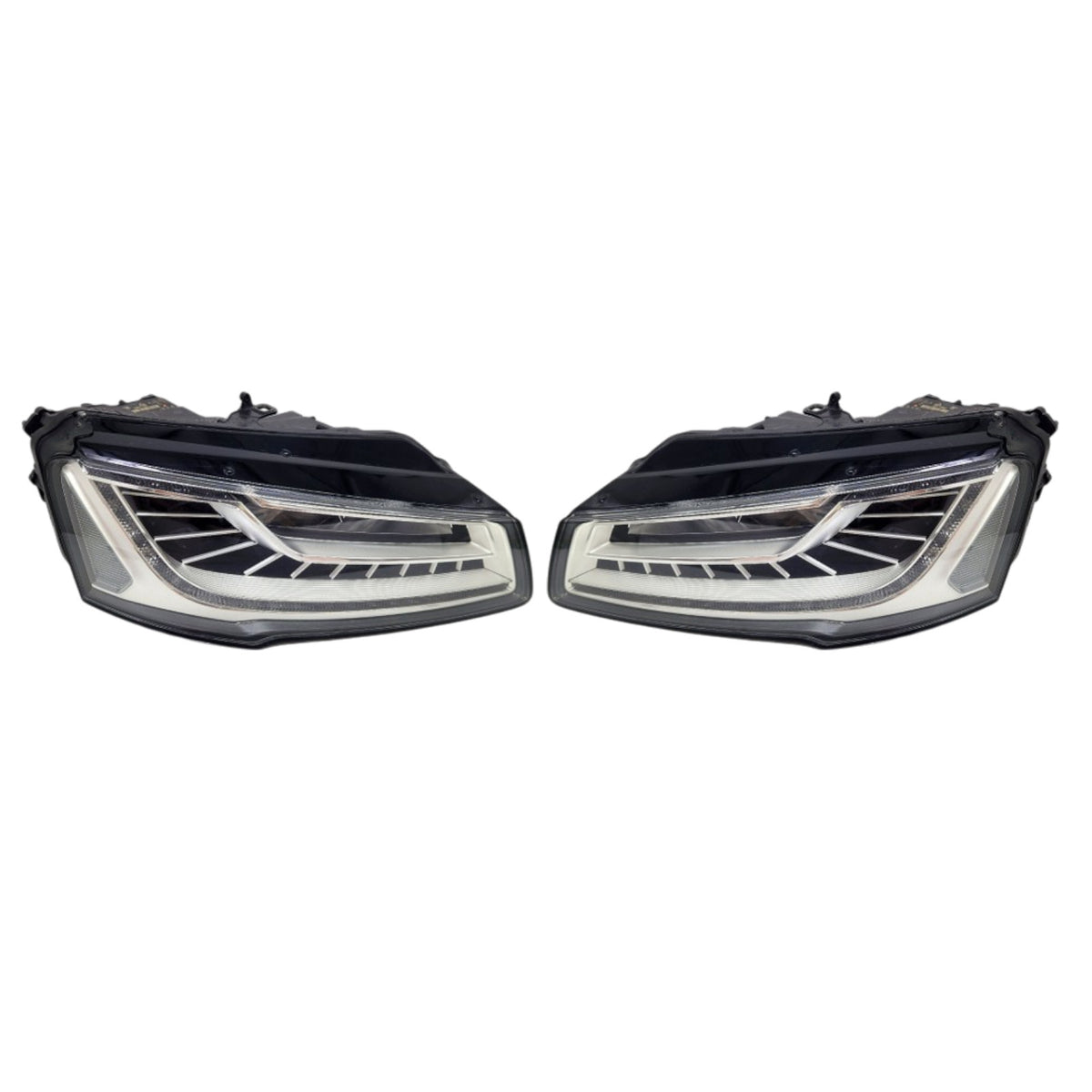 Audi A8  4H D4 FL LED PAIR USED GENUINE 4H0941033B 4H0941034B