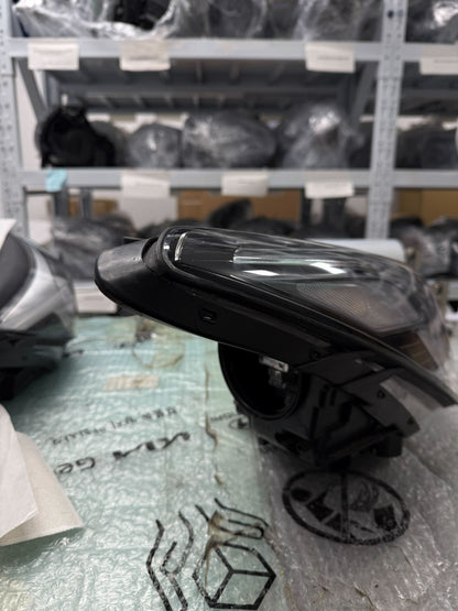 Hyundai Santa Fe NC 2016-2018 Xenon / LED RIGHT Headlight Used OEM 92102B8600