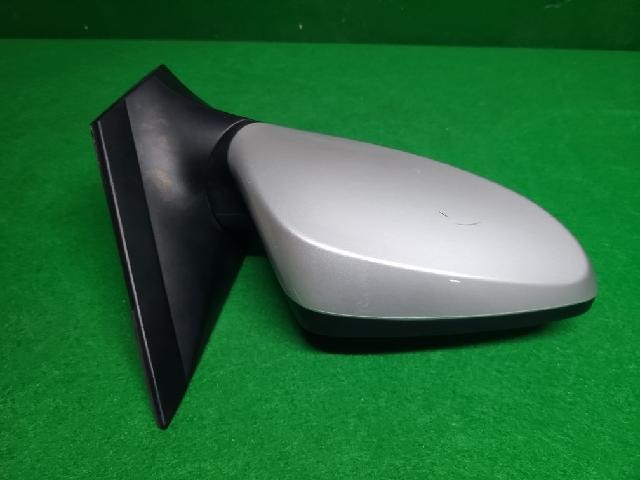 2011 Hyundai New Accent Right Silver Side Mirror 87620 1R040AS