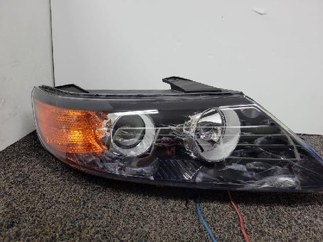 2011 KIA Sorento R Right Xenon Headlight 92102 2P130 AS