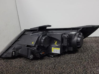 2011 KIA Sorento R Right Xenon Headlight 92102 2P130 AS