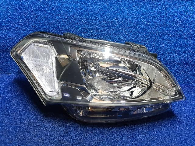 2010 KIA Soul Right Headlight 921022K