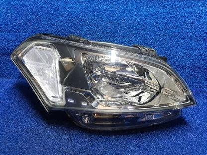 2010 KIA Soul Right Headlight 921022K