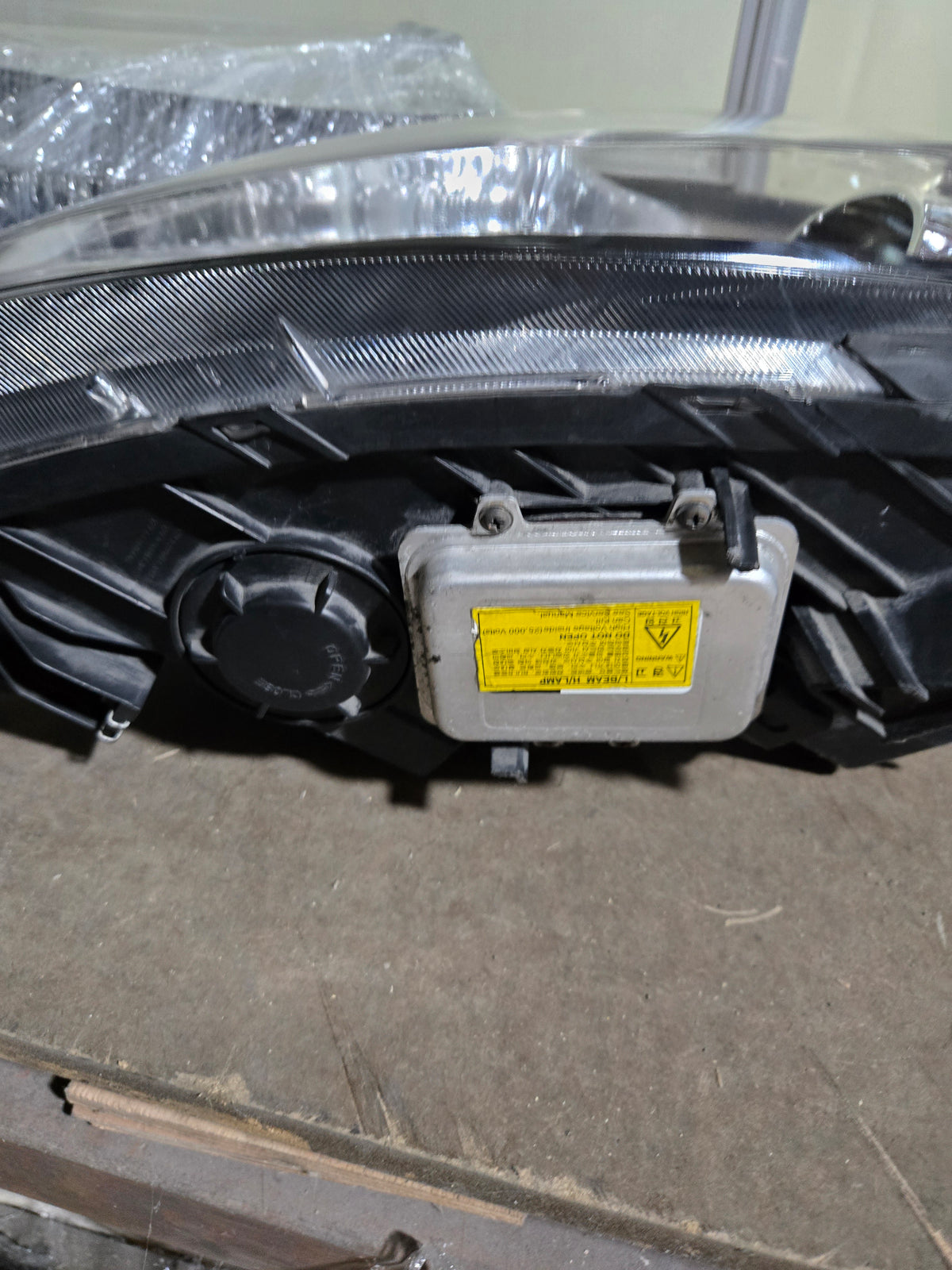 2011 KIA Sportage R Left Xenon Headlight 921013W100